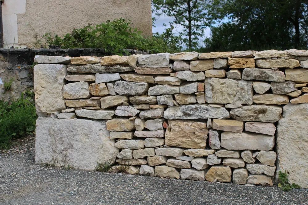 Maçonnerie de pierre à Cléguérec 